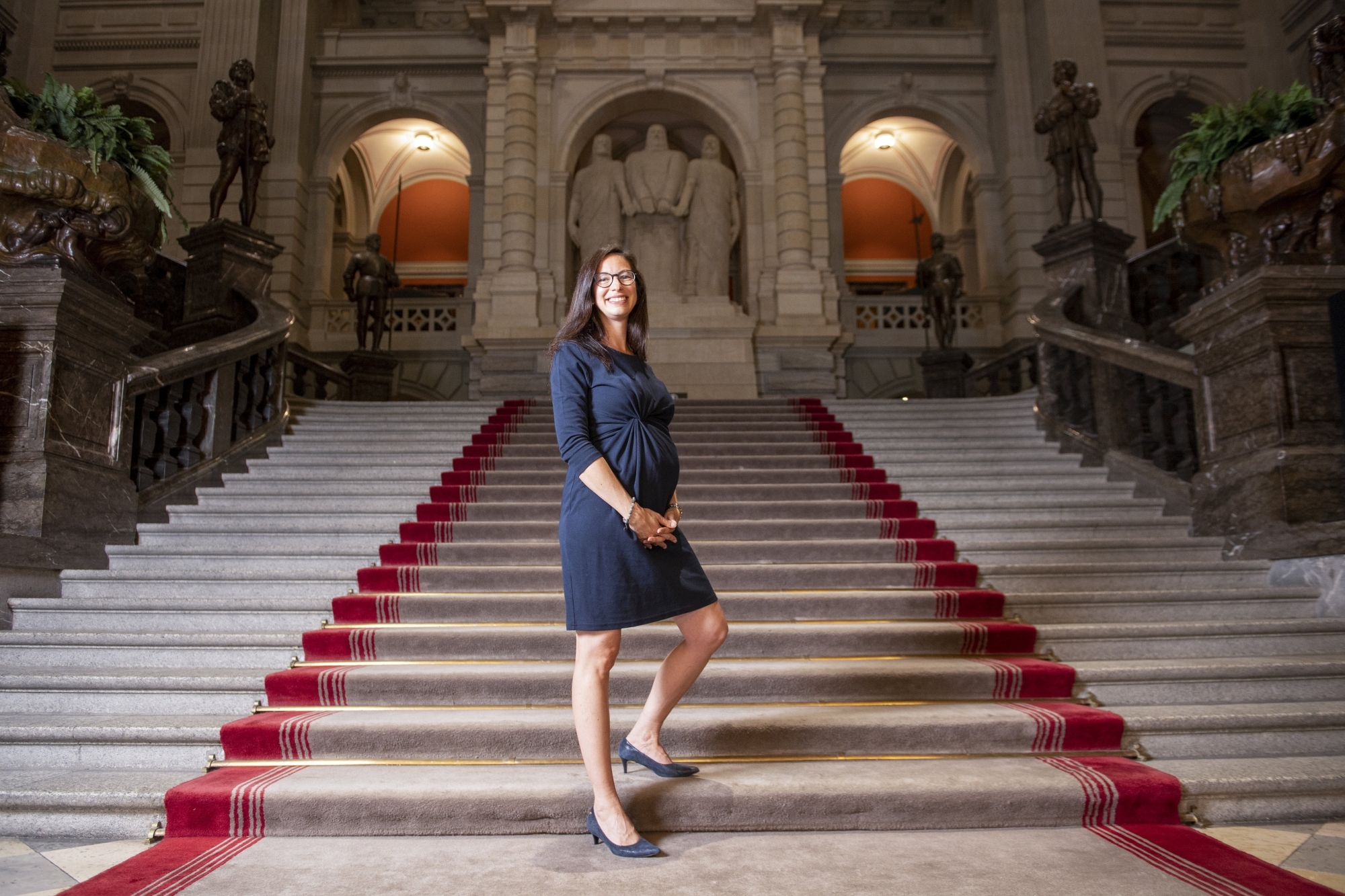 La Neuchâteloise Céline Vara regrette que la Suisse n'ait pas de système permettant aux élues fédérales de voter à distance durant leur congé maternité.