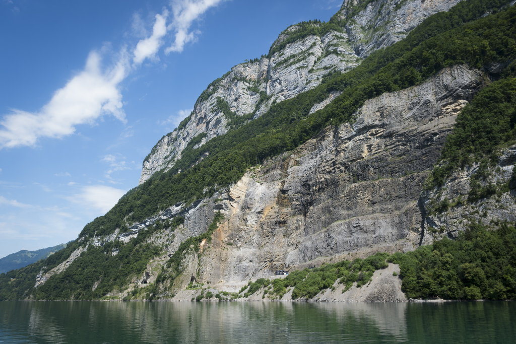 Les falaises du Walensee sont très prisées des base-jumpers du monde entier.