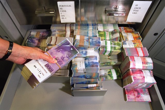 Certains étrangers soupçonnés d'évasion fiscale via des comptes bancaires suisses pourront être rattrapés plus facilement.