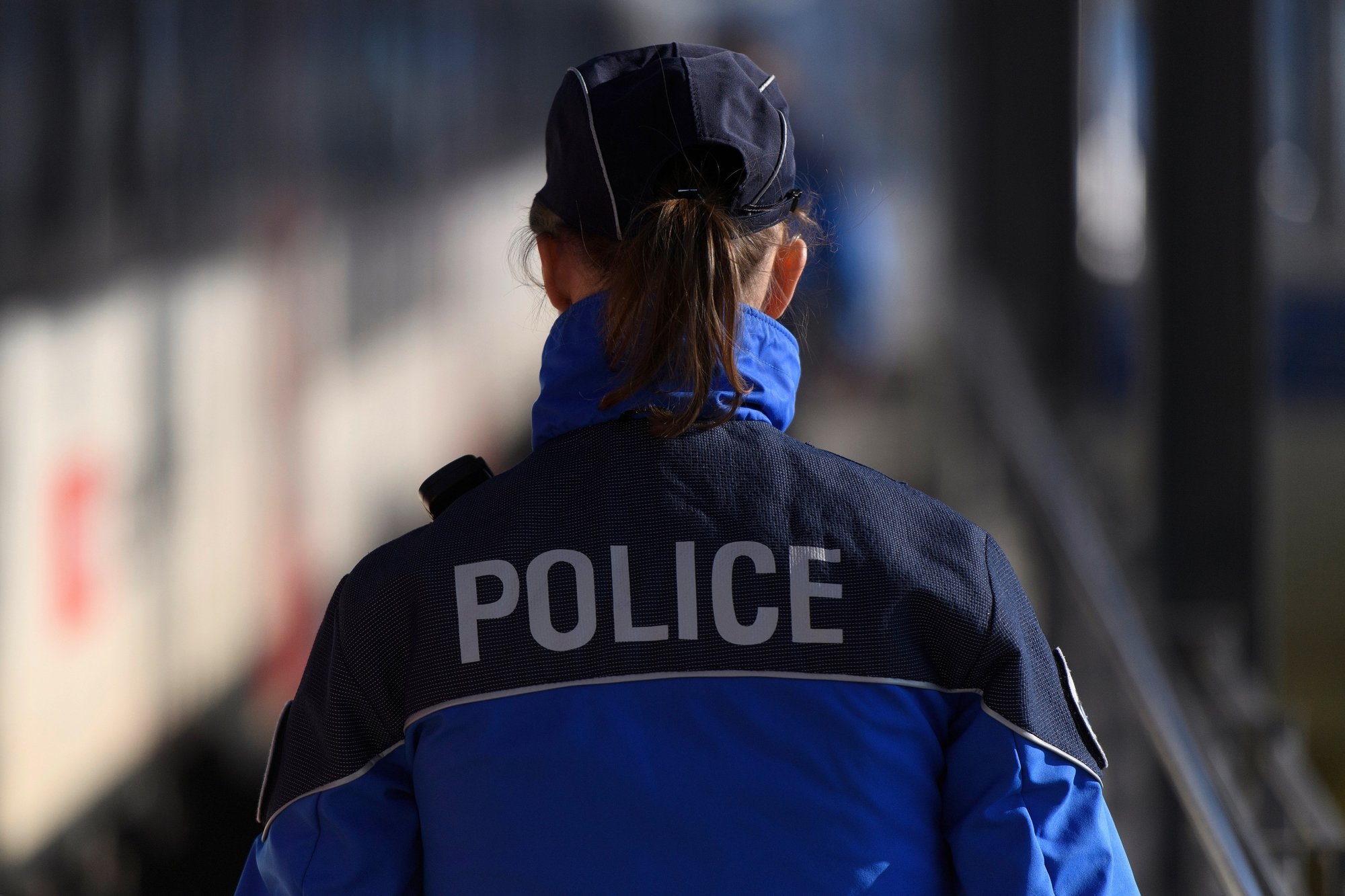 Un conducteur de 18 ans et habitant en Provence (VD) a été blessé et amené à l'hôpital, à Pourtalès.