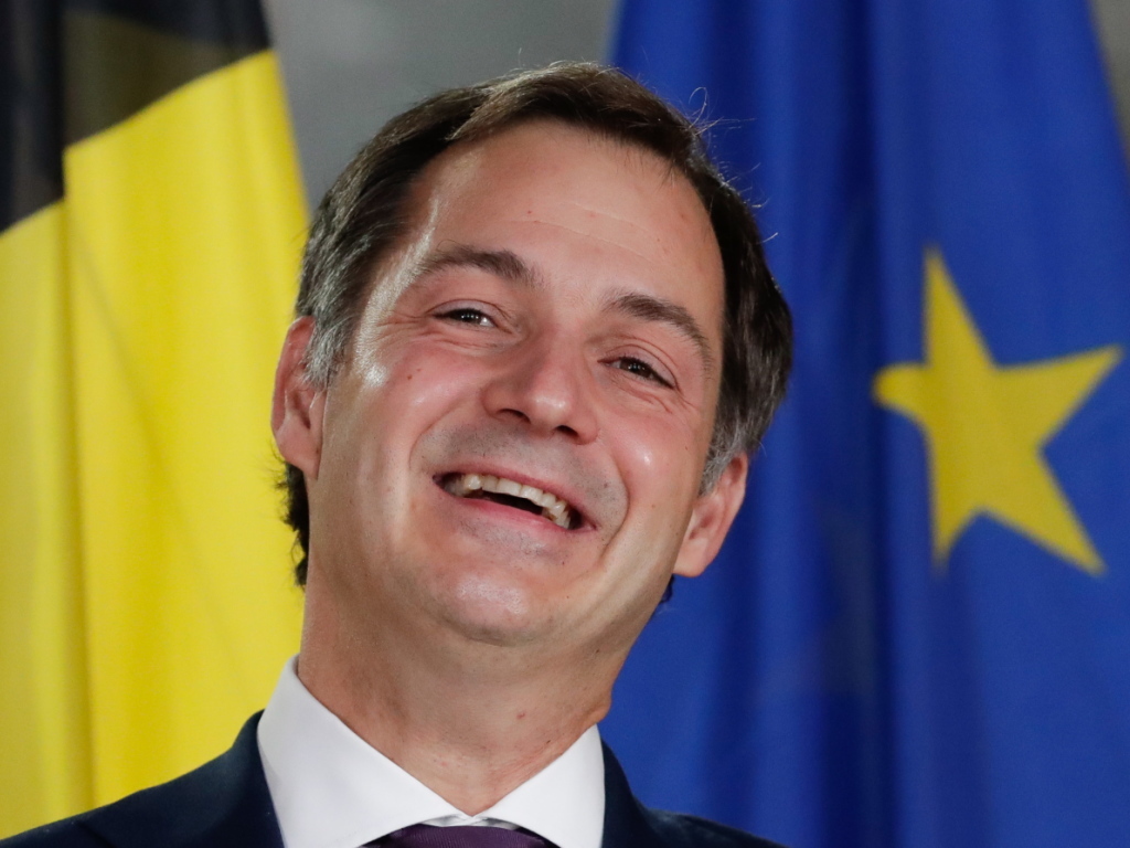 La Belgique a un nouveau Premier ministre avec le Flamand libéral Alexander De Croo.