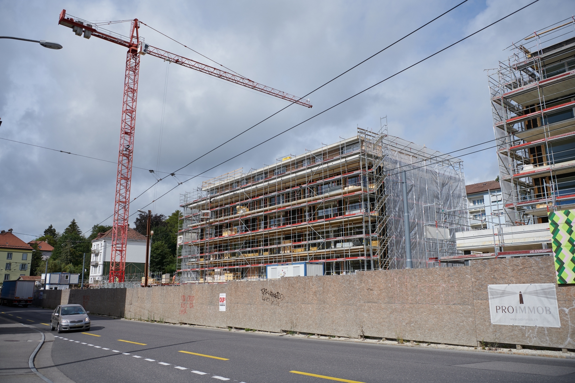 Plus de 900 nouveaux logements ont été construits au cours de l'année dernière dans le canton de Neuchâtel. Ici, un chantier chaux-de-fonnier.