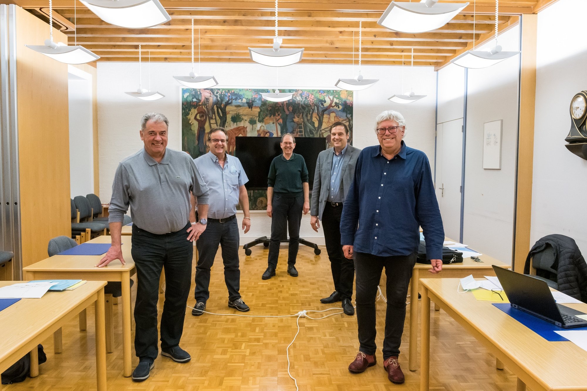 Le nouveau Conseil communal: Christian Mamin, Christian Haenseler, Philipp Hadorn, Olivier Félix et Claude Darbellay (de g. à dr.).