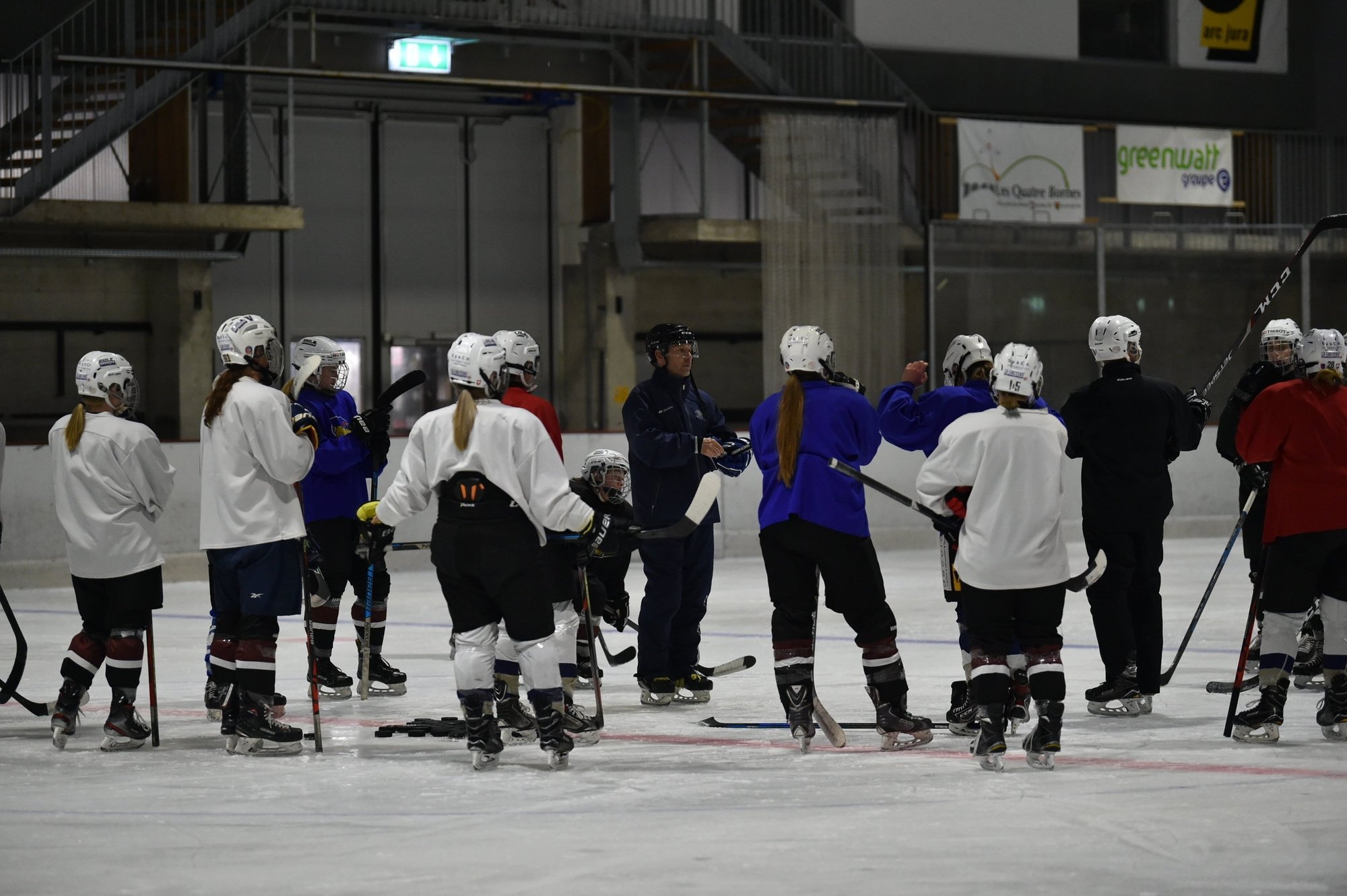 Comme les hockeyeurs professionnels, le contingent de la Neuchâtel Hockey Academy s’entraîne toujours avec un effectif au complet et sans distanciation.