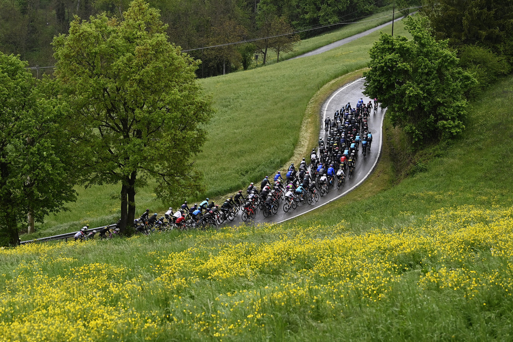 L'Américain Joe Dombrowski a remporté la 4e étape du Tour d'Italie entre Piacenza et Sestola sur 187 km. 