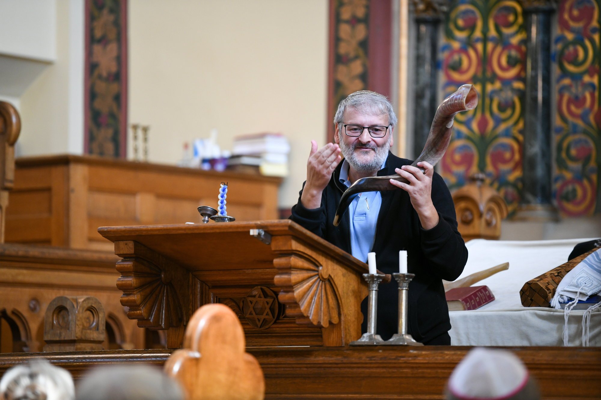La visite a été assurée par le rabbin Michel Margulies, avec le chophar, un instrument qui résonnera lors du Nouvel An juif.