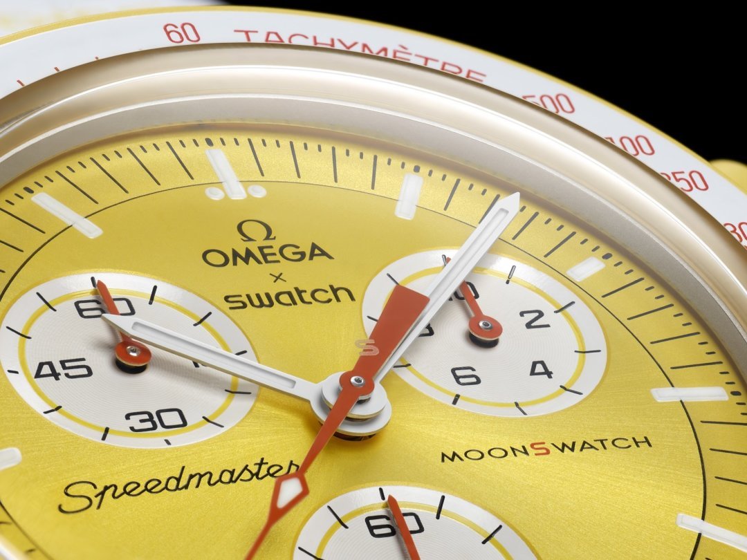 Le design d'une Omega, la couleur d'une Swatch, voici la MoonSwatch.