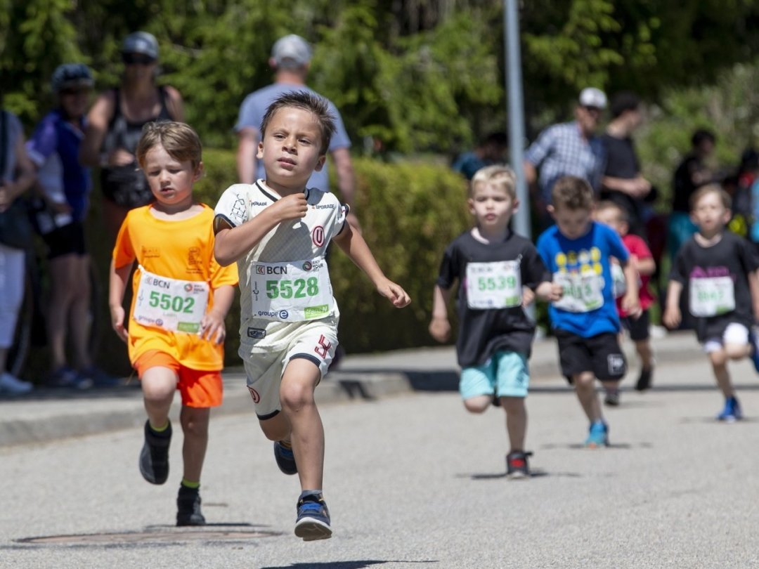 La joie de courir se retrouve aussi chez les plus jeunes.