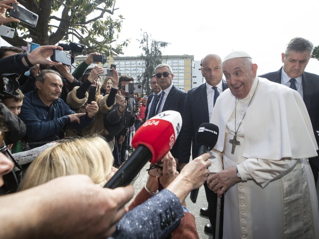 Le pape s'est adressé brièvement à la foule avant de repartir pour le Vatican.
