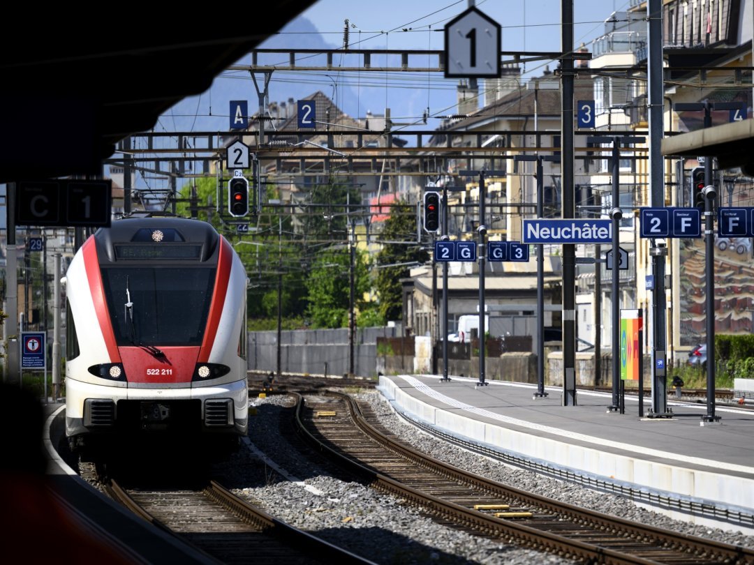 Le bug informatique empêchant la réservation de la liaison Neuchâtel-Paris sur le site internet des CFF a été résolu. Mais d'autres problèmes persistent.