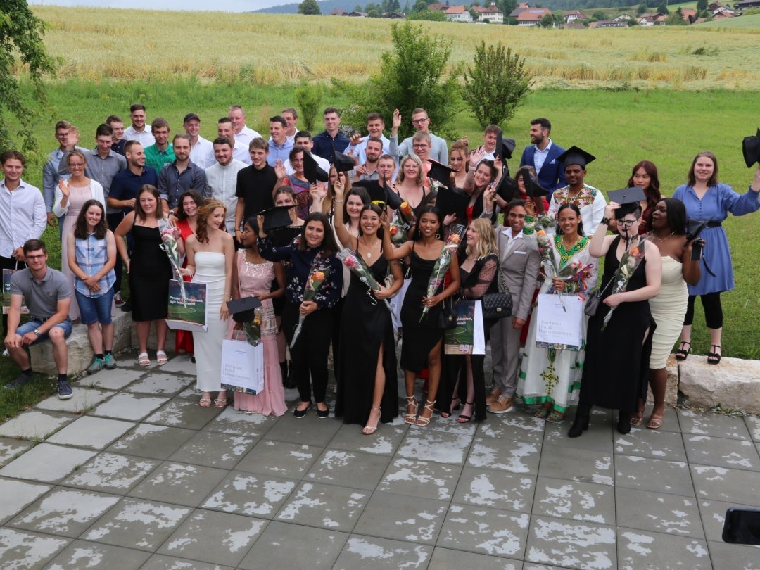 Les lauréates et lauréats 2023 de la Fondation rurale interjurassienne, le 30 juin 2023 à Loveresse.