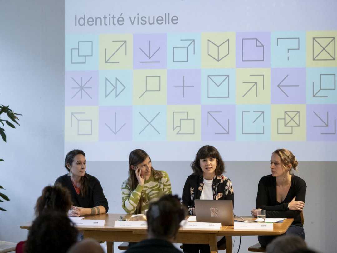 Mona Juillard, Anicée Willemin, Aude Ratzé, Lucie Goy (de gauche à droite) et Virginie Galbarini (absente sur la photo) composent l'association Culturecom.ne, qui a mis sur pied le bureau culturel.