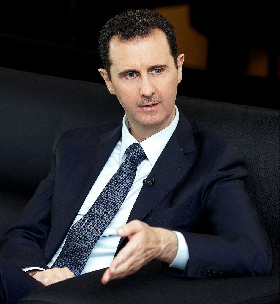 JAHRESRUECKBLICK 2013 - OKTOBER - A handout picture made available 07 October 2013 by the Syrian Arab News Agency (SANA) shows Syrian President Bashar al-Assad speaking during an interview with the German Der Spiegel News Magazine in Damascus, Syria, 02 October 2013. Al-Assad, who is facing an unprecedented uprising against his rule, admitted in an interview with the Germany magazine Der Spiegel that he and his regime have made mistakes but added his government "has no other option than to believe in our victory." He also was quoted as saying that the West would sooner believe the al-Qaeda terrorist network than him. (KEYSTONE/EPA/SANA HANDOUT)