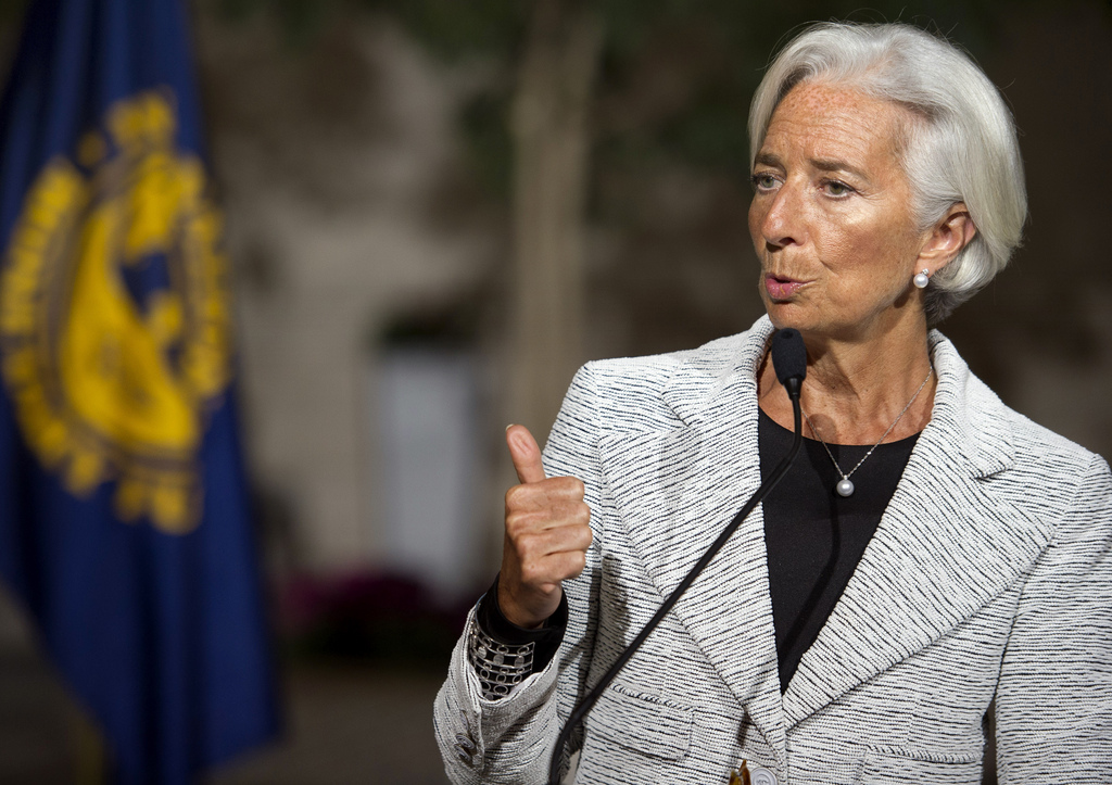 C'est la Directrice du FMI Christine Lagarde qui a déclaré, du siège du FMI à Washington, que le conseil d'administration  approuvait un plan d'aide de 17 milliards de dollars à l'Ukraine.