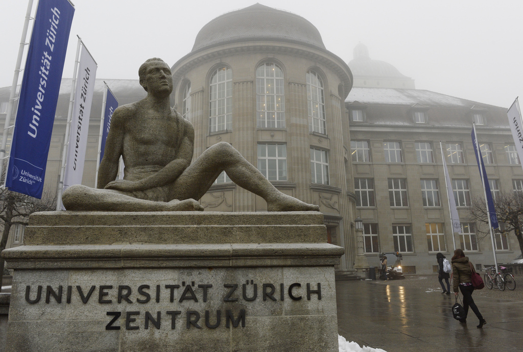 Licenciée par l'Université de Zurich dans le cadre de l'affaire Mörgeli, l'ancienne professeure titulaire Iris Ritzmann a été inculpée de violations du secret de fonction, a indiqué jeudi le Ministère public zurichois.