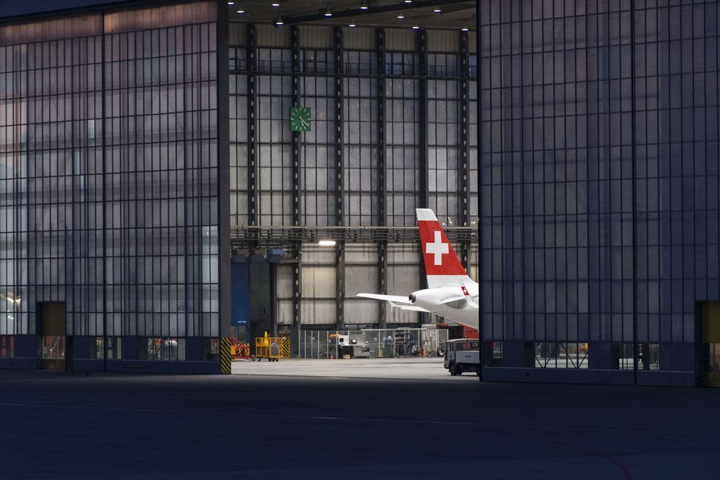 L'aéroport de Zurich a été partiellement fermé lundi soir à cause d'une "menace" dont la nature n'a pas été précisé par la police.