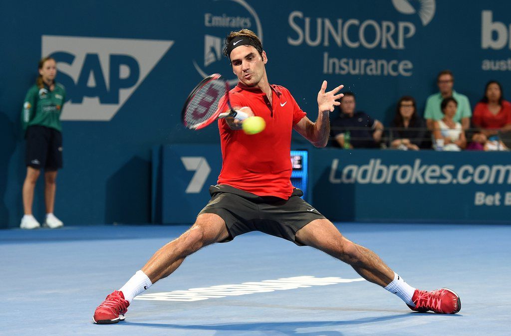epa04554611 Roger Federer of Switzerland during the Mens final against Milos Raonic of Canada at the Brisbane International Tennis Tournament in Brisbane, Australia, Sunday, January 11, 2015.  EPA/DAVE HUNT AUSTRALIA AND NEW ZEALAND OUT