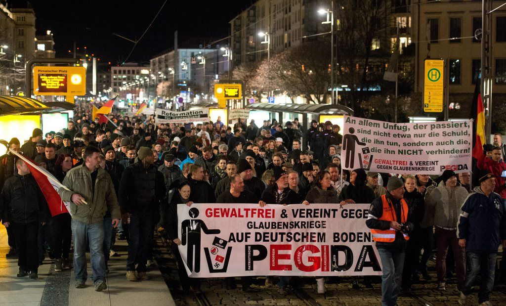 La dernière marche du mouvement islamophobe, lundi dernier, a réuni une foule record de 25'000 personnes à Dresde.