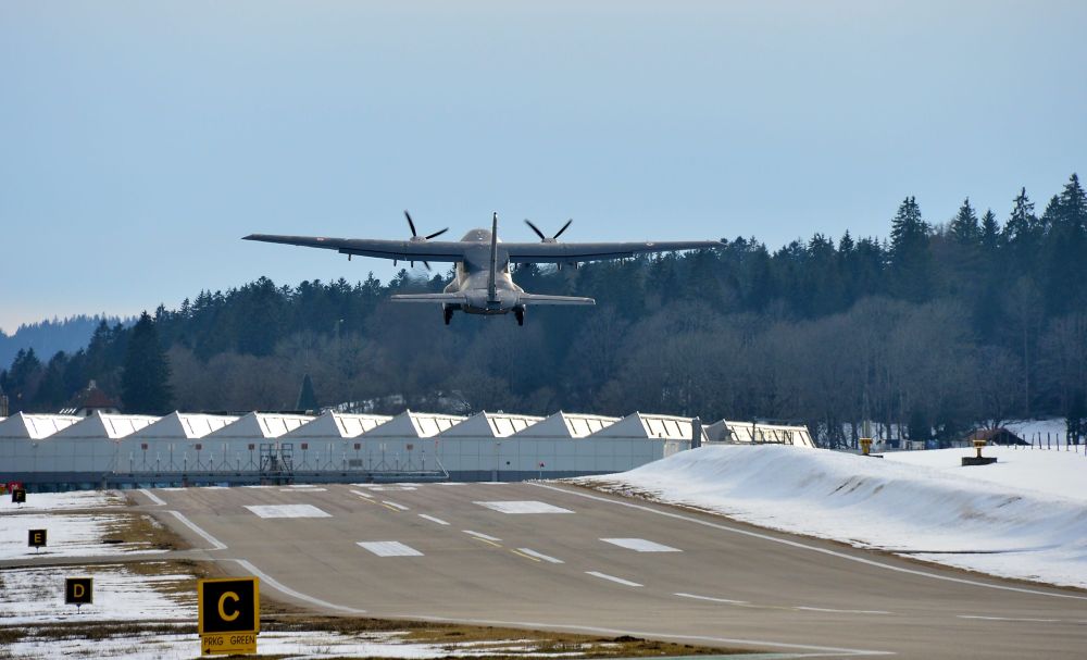 L'aéroport des Eplatures, à La Chaux-de-Fonds, sera au centre de l'exercice militaire des forces aériennes, du 18 au 25 mars.