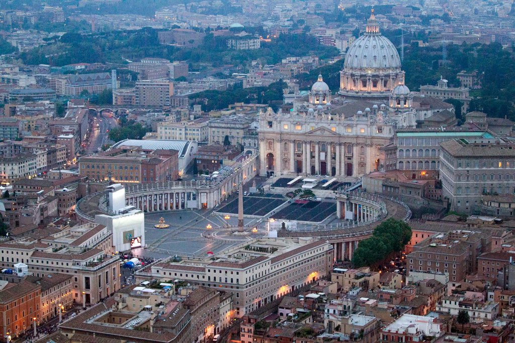 Le Vatican juge les projets des dirigeants européens en contradiction avec le droit international.