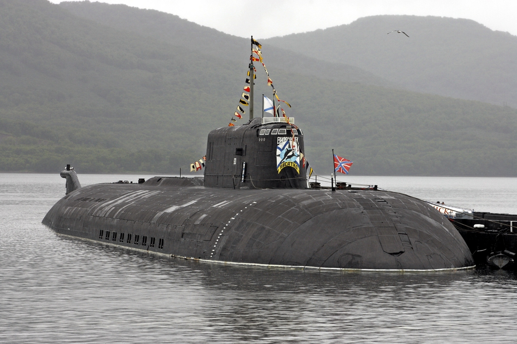 Un sous-marin nucléaire russe a pris feu lors de travaux, mardi.