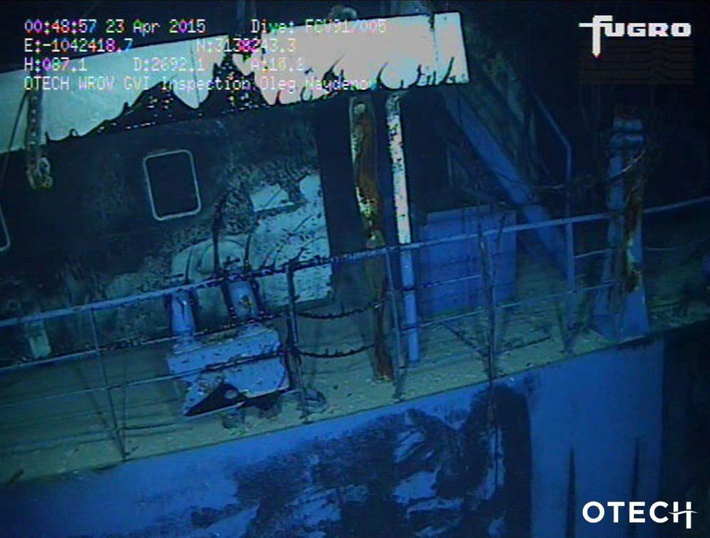 epa04717978 TV grab provided by the Spanish Public Works minister which has been taken from a robot submarine that shows Russian petrol ship Oleg Naydenov sunk 2,700 meters since last 14 April next to Gran Canaria's island, Canary Island on 23 April 2015. The ship was carrying more than 1,400 tons of fuel  when it caught fire inside the port of Las Palmas and was towed out to sea to prevent an explosion near land.  EPA/Public Works minister / HANDOUT   EDITORIAL USE ONLY