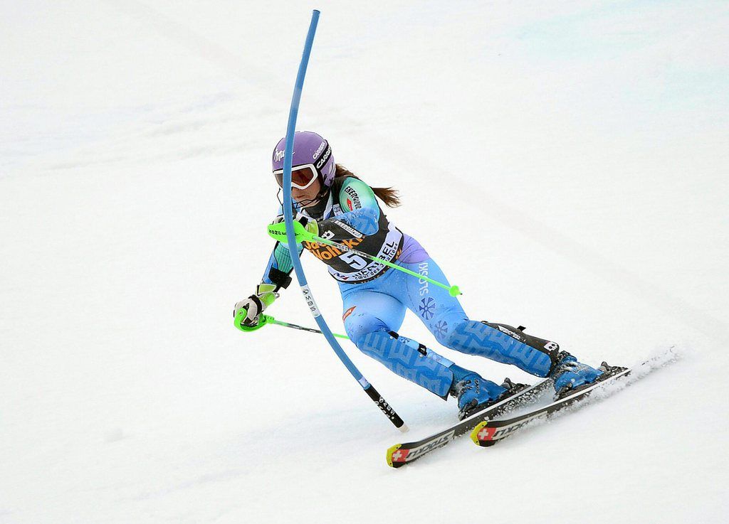epa04672413 Tina Maze of Slovenia in action during the first run of the women's Slalom race at the Alpine Skiing World Cup in Meribel, France, 21 March 2015.  EPA/BARBARA GINDL