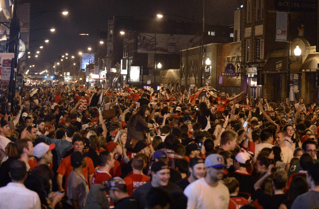 Les fans des Blackhawks sont descendus dans les rues de Chicago pour célébrer la victoire.