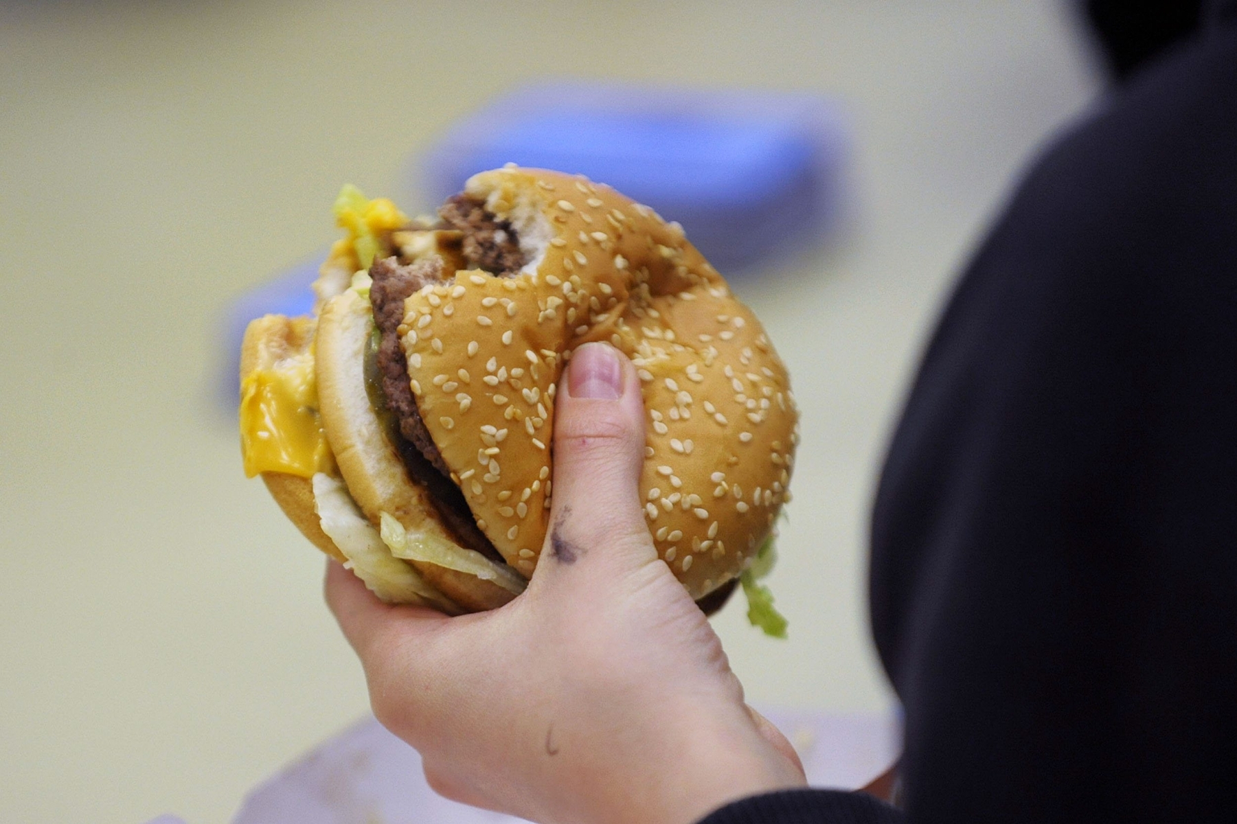 Le premier hamburger à partir de cellules souches a été créé. Cela représente une véritable révolution dans l'alimentation.
