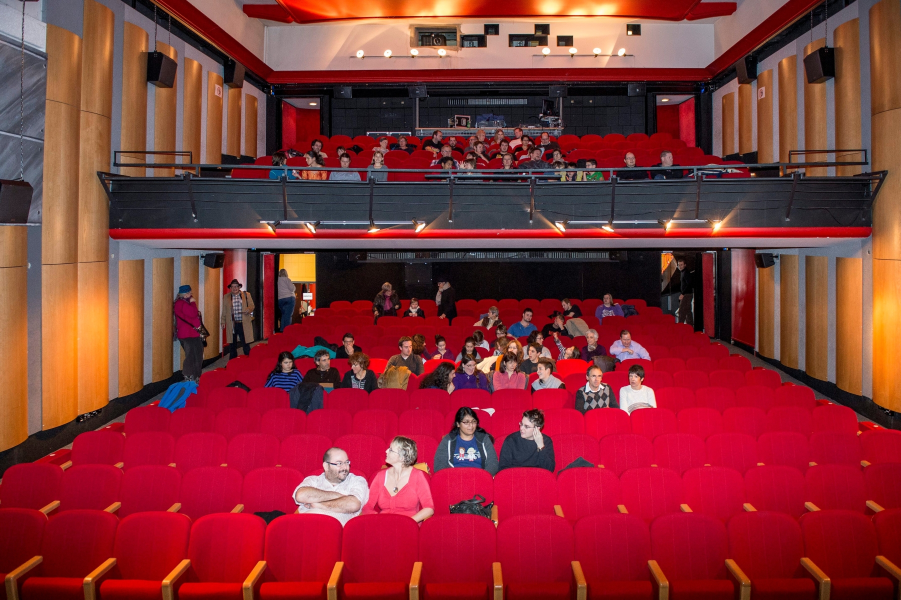 Premiere fete du Cinema du Locle au Casino



Le Locle, le 11.01.15, Photo : Lucas Vuitel CASINO DU LOCLE