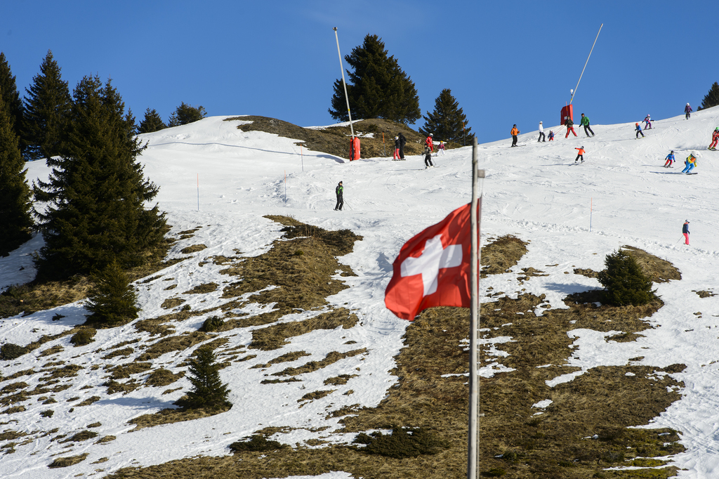 Quelques centimètres d'or blanc saupoudreront les sommets suisses dans la nuit du 31 au 1er.