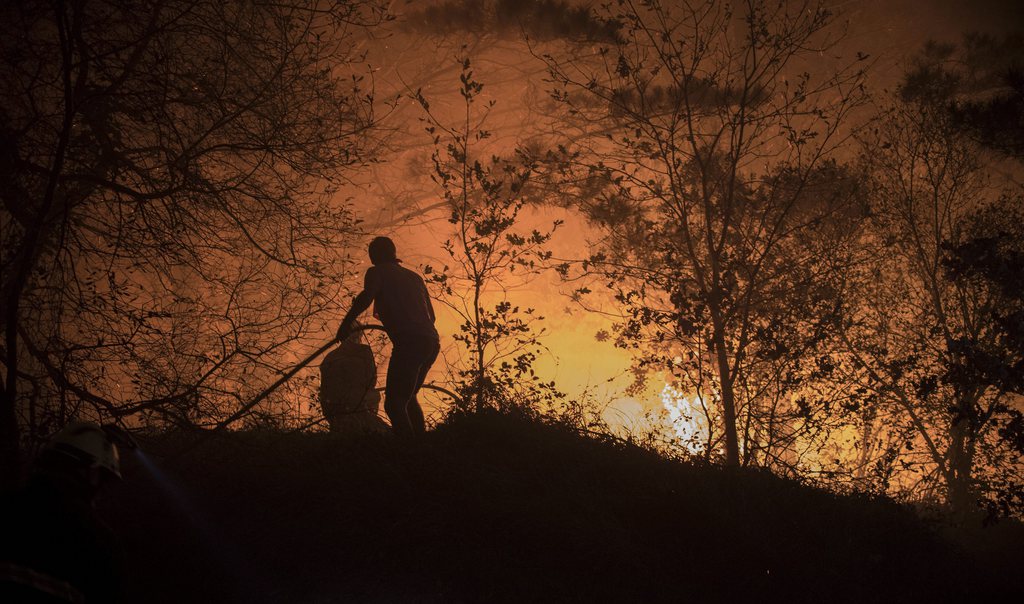 Les pompiers espagnols luttaient ce lundi contre près de 120 incendies.