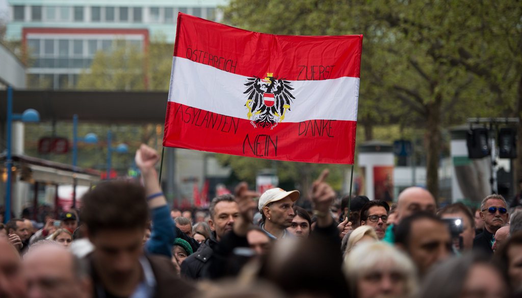 Le parlement autrichien a adopté mercredi un projet de loi controversé restreignant drastiquement le droit d'asile.