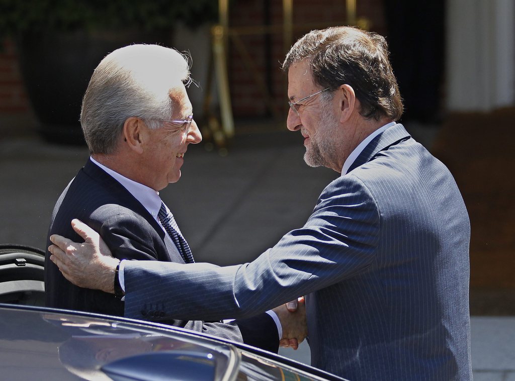 Mariano Rajoy (à droite) et Mario Monti se sont entendus sur le renforcement de leur collaboration pour résoudre la crise de la dette.