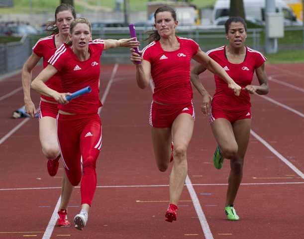Ellen Sprunger met ses forces au service du relais 4x100m