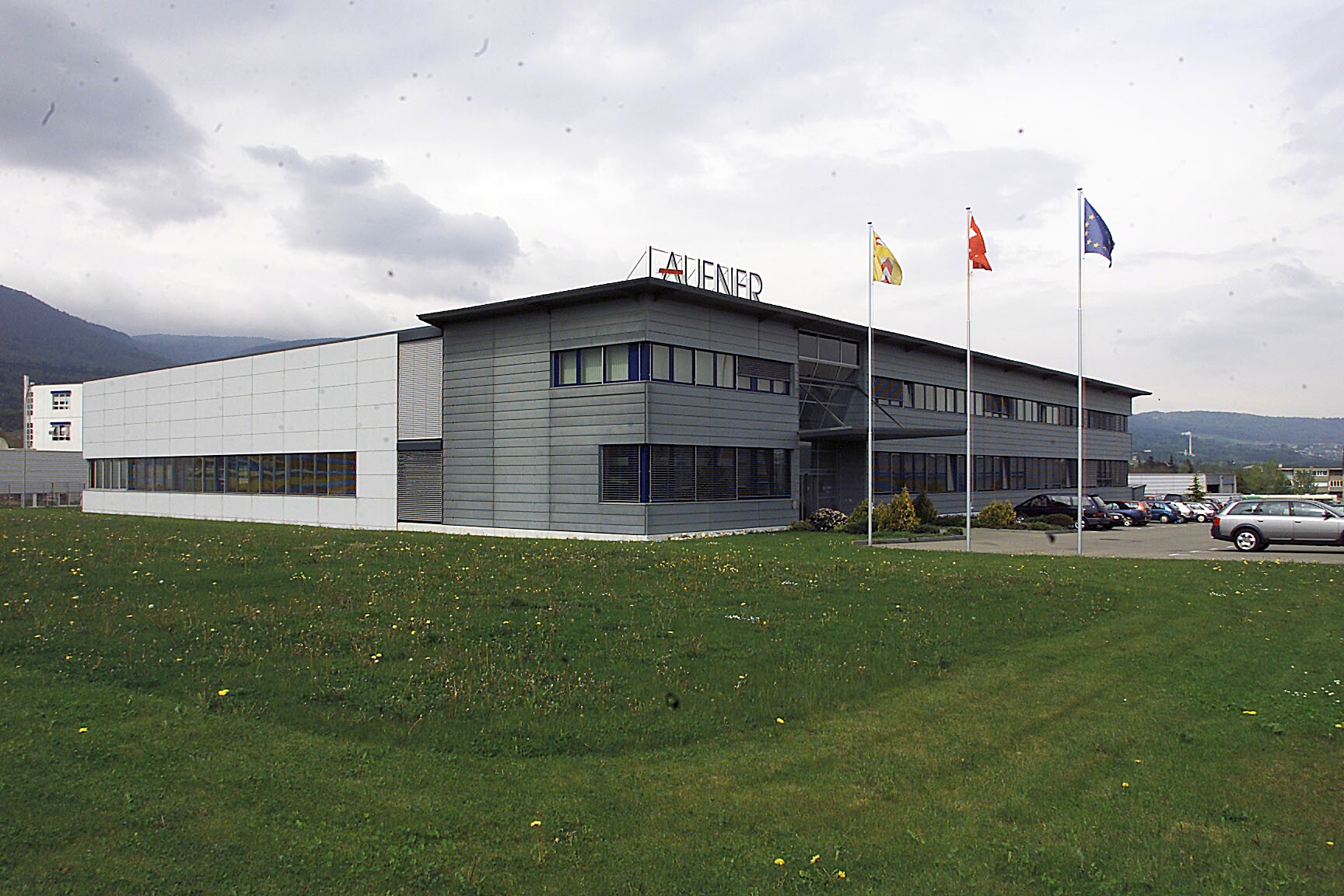 L'entreprise Lauener & Cie SA de Boudry, est specialisee dans le decoltage de haute precision.Boudry 4 05 01 Photo Galley