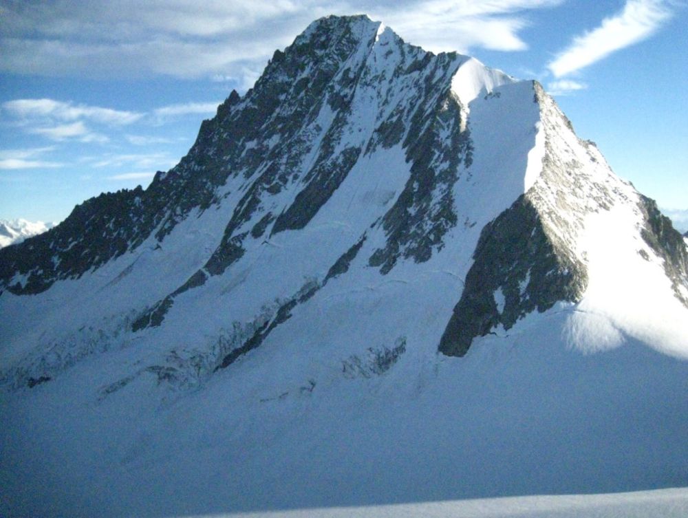 Le Bietschhorn culmine à 3'934 m d'altitude.
