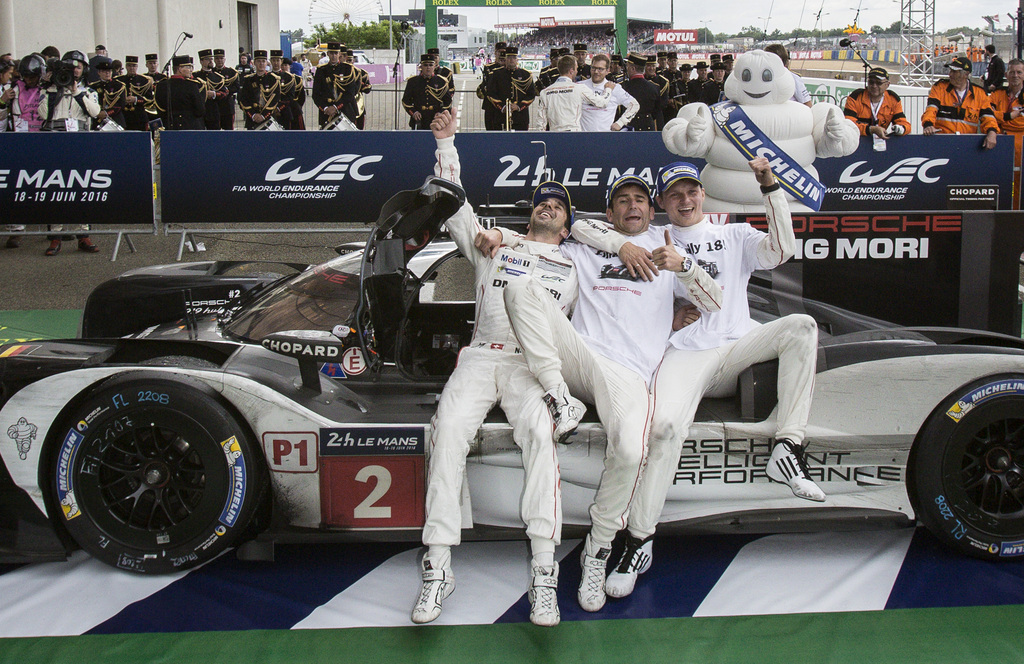 Neel Jani (à gauche) et ses coéquipiers, Romain Dumas et Marc Lieb, ont déjà remporté les 24H du Mans cette année.