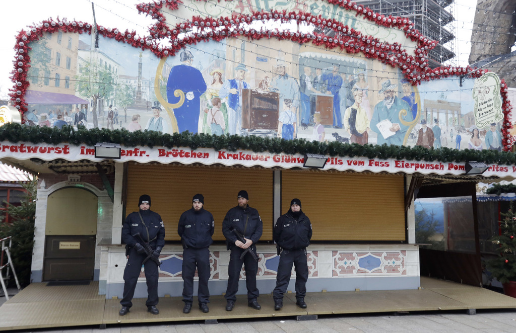Les dispositifs de sécurité ont été renforcés partout en Europe pour les fêtes.