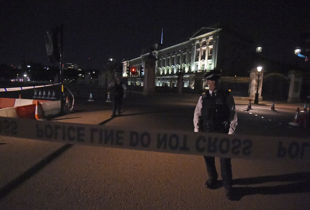 L'attaque au sabre avait blessé trois policiers devant le Buckingham Palace.
