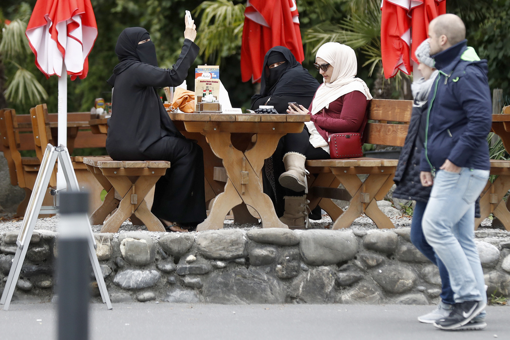 Le peuple suisse votera sur le port de la burqa.