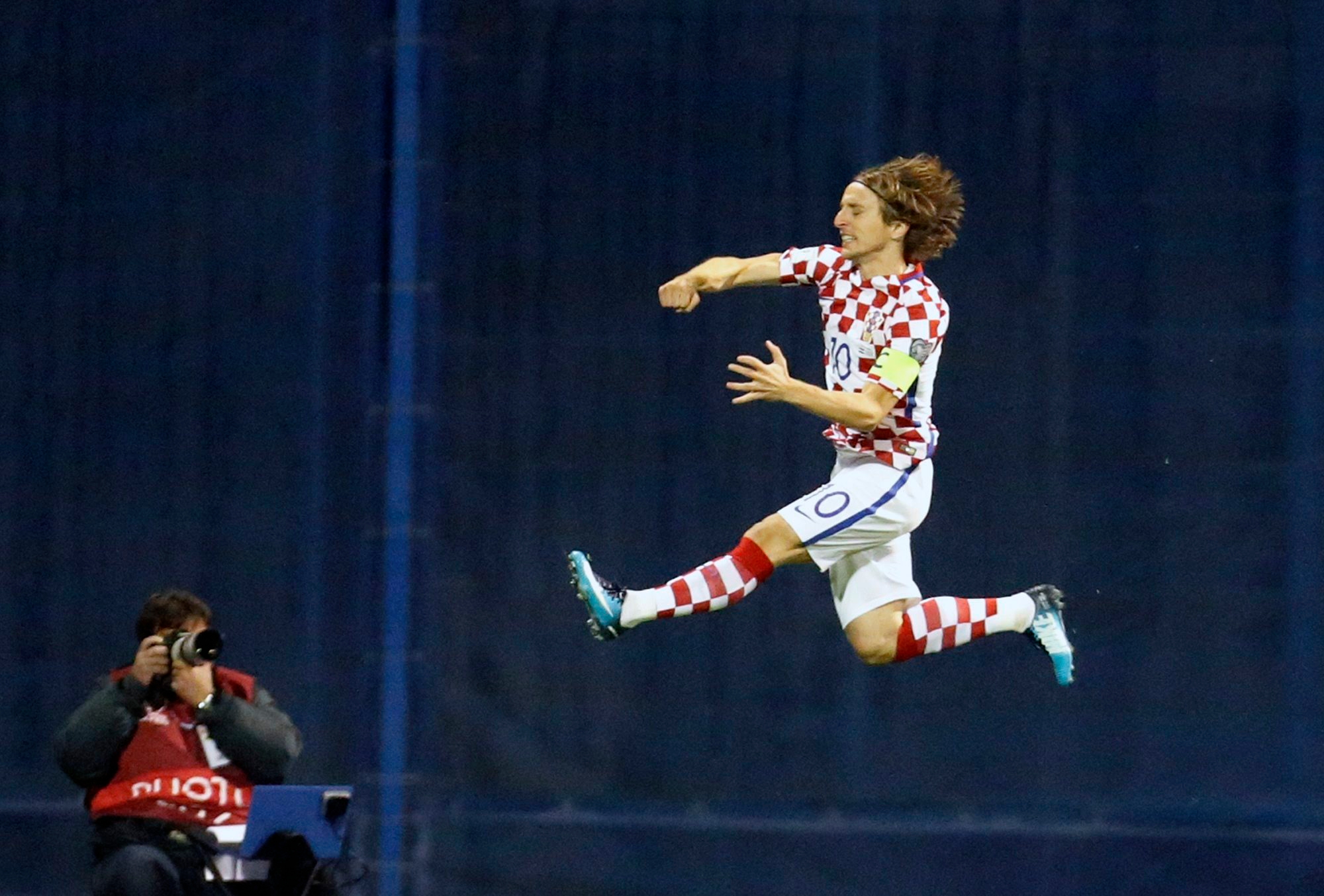 Croatia's Luka Modric celebrates after scoring the opening goal of his team during the World Cup qualifying play-off first leg soccer match between Croatia and Greece at Maksimir Stadium in Zagreb, Thursday Nov. 9, 2017. (AP Photo/Darko Bandic) Soccer WCup2018 Croatia Greece