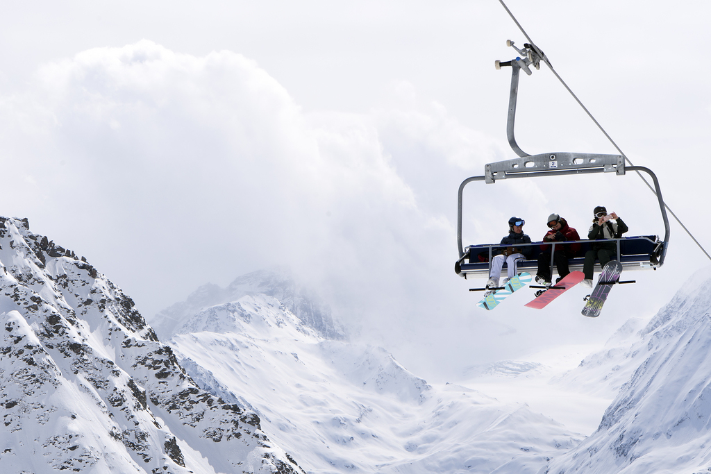 Après des années de baisse, notamment de la part de clients européens, les domaines skiables suisses connaissent enfin une augmentation. (illustration)