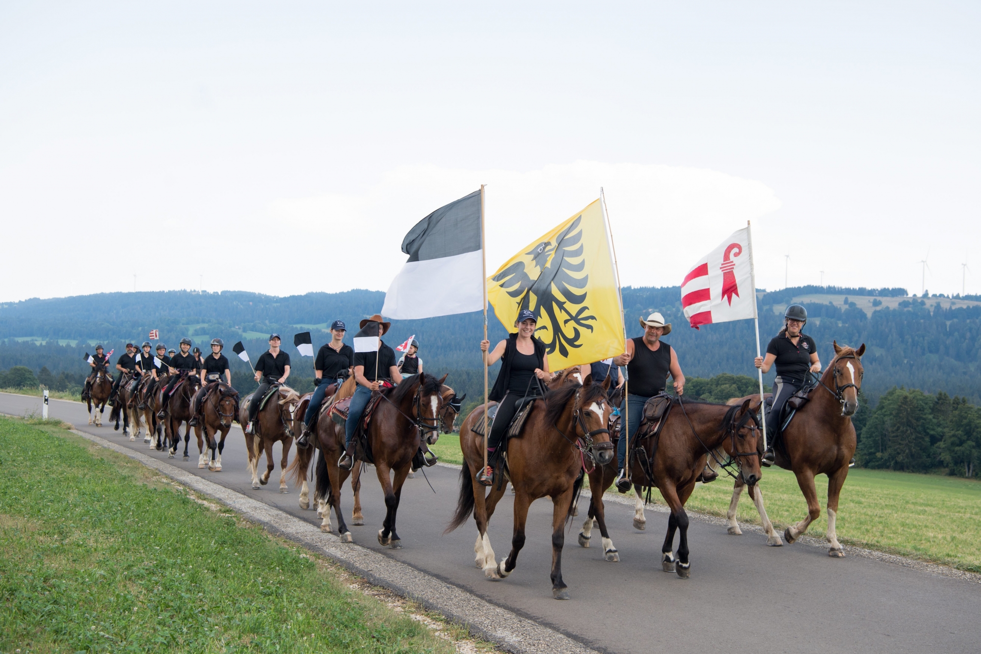 La "cavalerie" fribourgeoise est arrivée au Peuchapatte par les chemins buissonniers. 