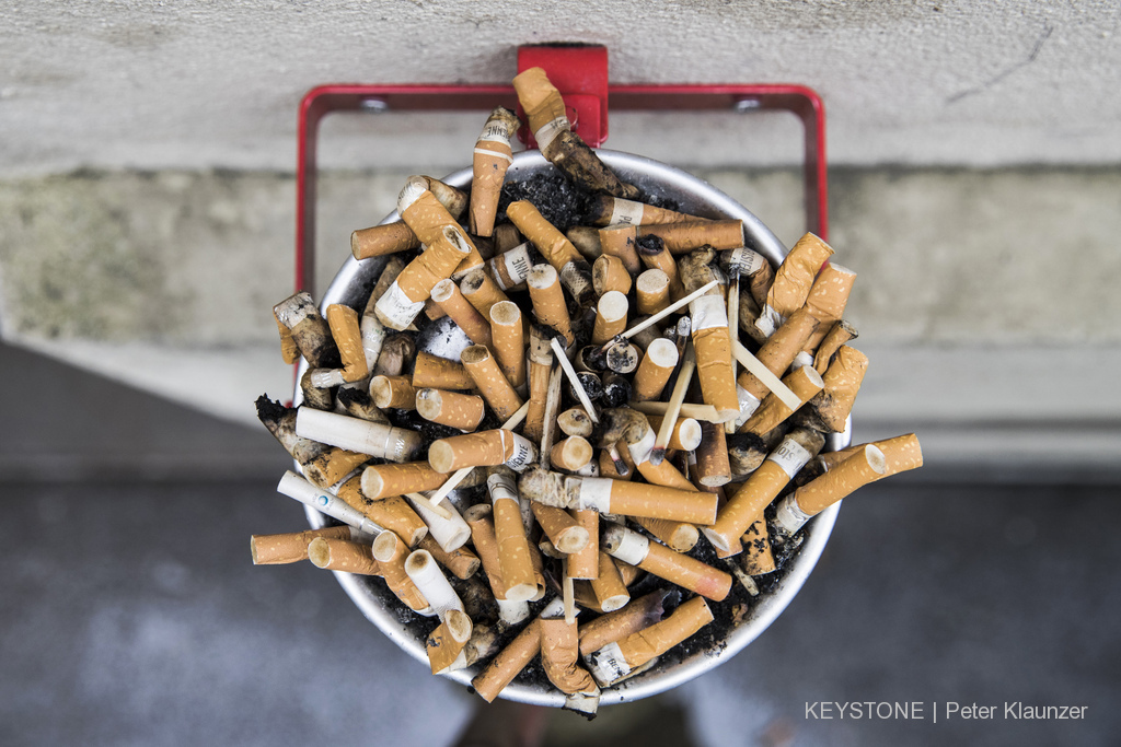 La Suisse se retrouve sur le banc de la "honte", aux côtés de pays liés au commerce du tabac.