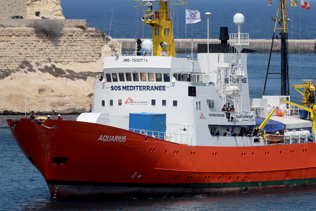 Selon le gouvernement maltais, une fois que les migrants seront transbordés sur un navire maltais, l'Aquarius poursuivra sa route vers Marseille (sud de la France) "pour régulariser sa situation étant donné que son pavillon a été retiré". (illustration)