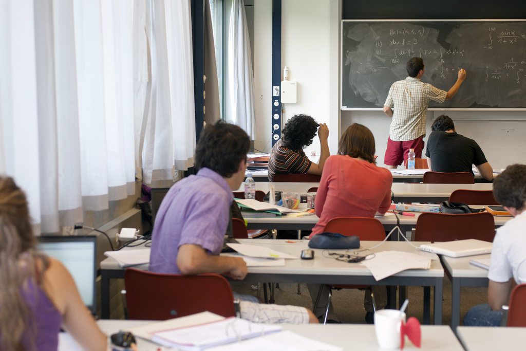 Les étudiants n'auront désormais plus besoin de se rendre dans les locaux de l'EPFL pour suivre des cours d'analyse en français. Ils pourront le faire en ligne.