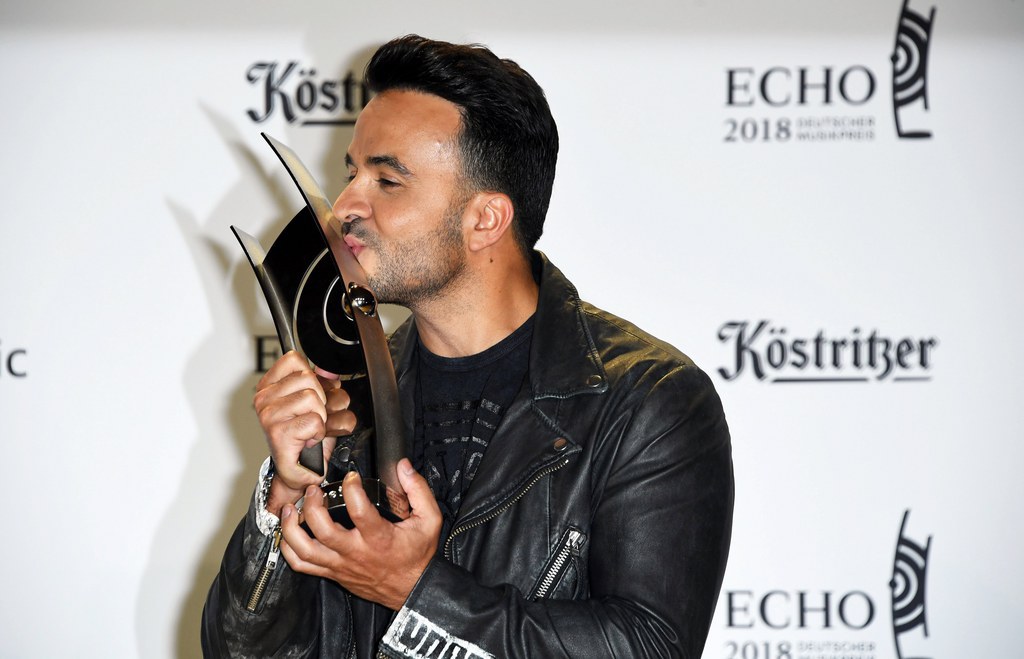 En avril 2018, Luis Fonsi a remporté à Berlin le trophée Echo qui récompense des réalisations exceptionnelles dans l'industrie de la musique.