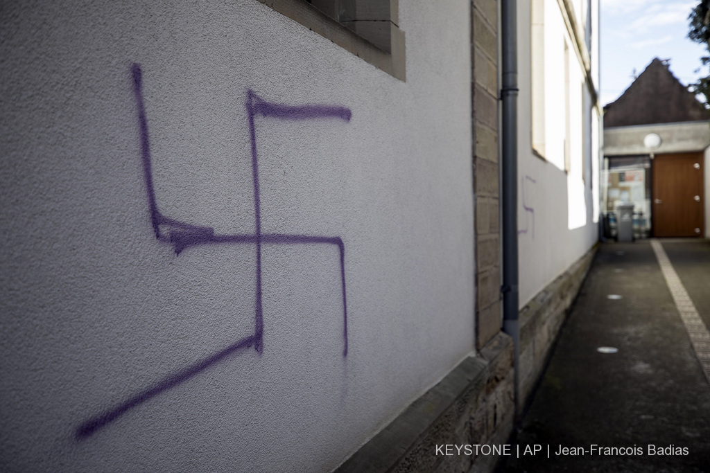 Ces actes font suite à plusieurs autres agissements antisémites commis ces derniers temps en Alsace.