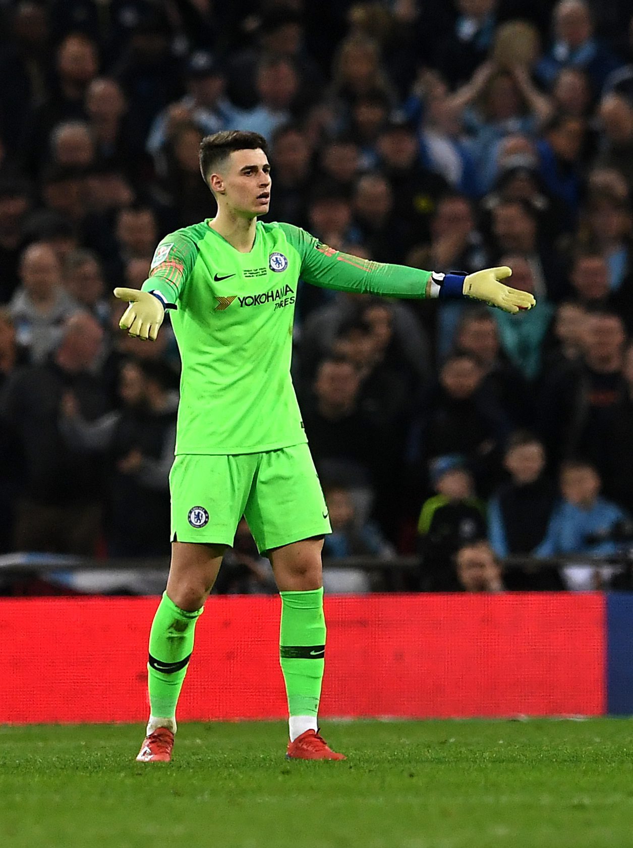 epa07393757 Chelsea's goalkeeper Kepa Arrizabalaga reacts as he should be substituted during half time of extra time of the English League Cup final between Chelsea FC and Manchester City at Wembley stadium in London, Britain, 24 February 2019.  EPA/NEIL HALL EDITORIAL USE ONLY. No use with unauthorized audio, video, data, fixture lists, club/league logos or 'live' services. Online in-match use limited to 120 images, no video emulation. No use in betting, games or single club/league/player publications BRITAIN SOCCER ENGLISH LEAGUE CUP